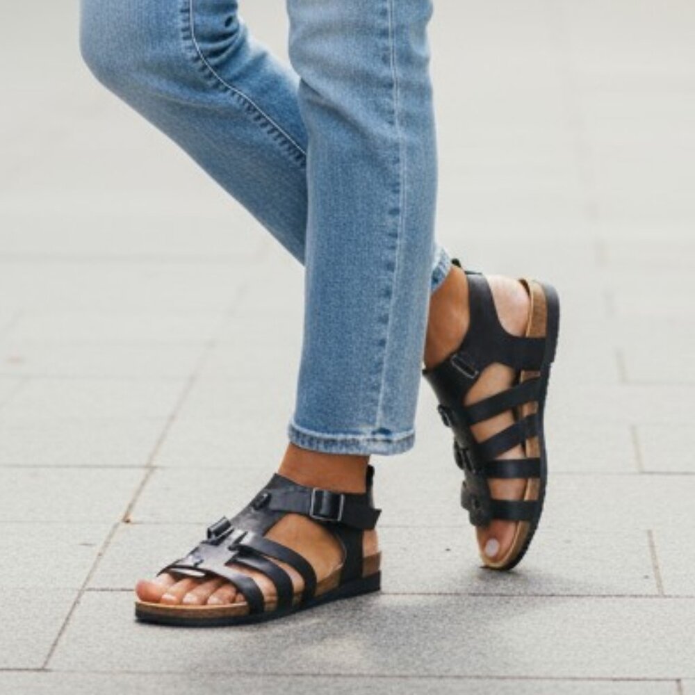 Charles David Black Multi-Strap Gladiator Sandals - Size 6